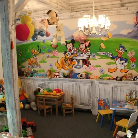 Lapas U Hoffera Konukevi Litra