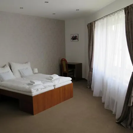 Lapas U Hoffera Konukevi Litra