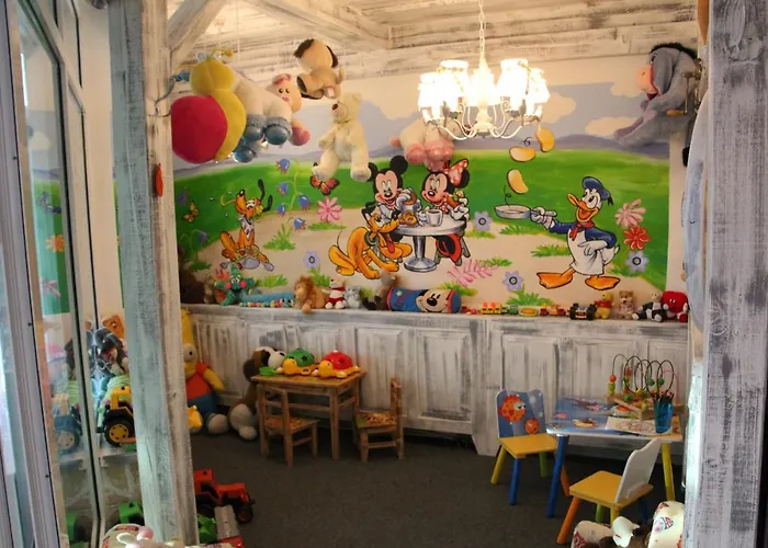 Lapas U Hoffera بيت ضيافة نيترا