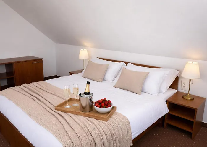 Lapas U Hoffera بيت ضيافة 3*