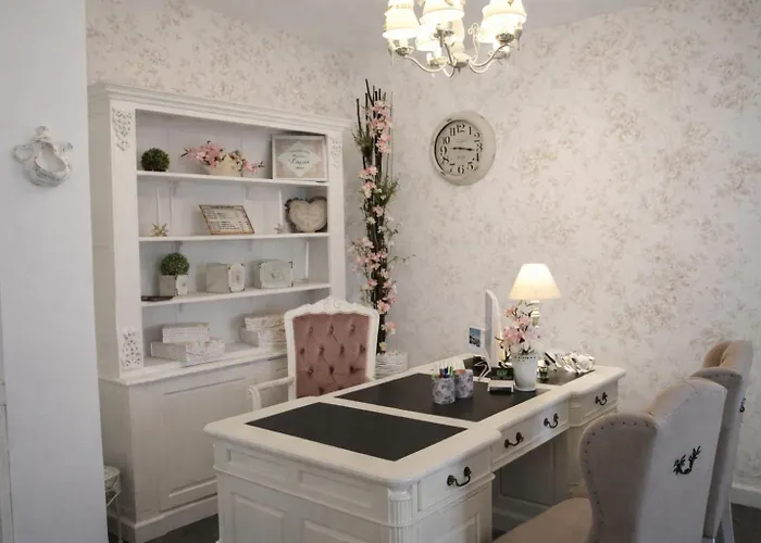 Lapas U Hoffera بيت ضيافة نيترا