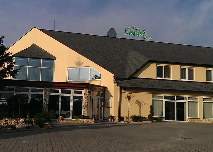 Lapas U Hoffera بيت ضيافة نيترا